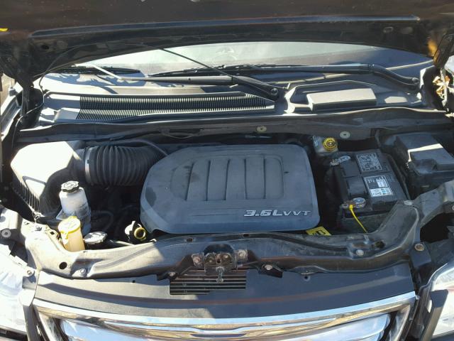 2C4RC1BG5CR326191 - 2012 CHRYSLER TOWN & COU GRAY photo 7