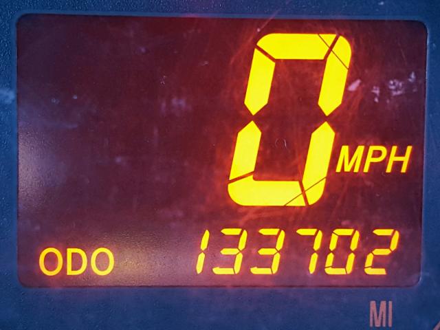 JTLKE50E681031864 - 2008 SCION XB WHITE photo 8