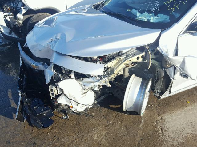 1G1ZB5ST7HF275680 - 2017 CHEVROLET MALIBU LS ვერცხლისფერი ფოტო 9