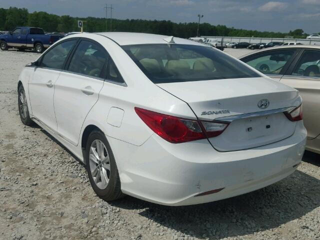 5NPEB4AC4DH666027 - 2013 HYUNDAI SONATA GLS WHITE photo 3