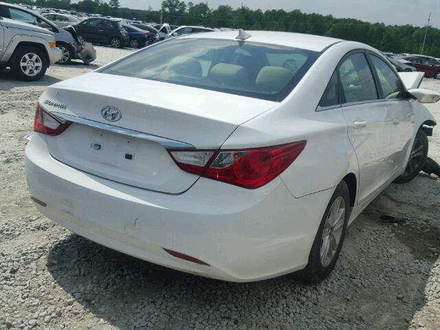 5NPEB4AC4DH666027 - 2013 HYUNDAI SONATA GLS WHITE photo 4