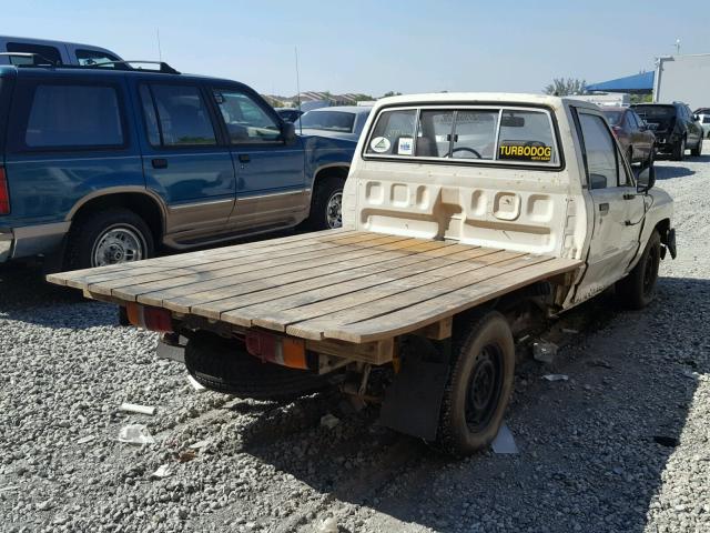 JT4RN55E8E0045737 - 1984 TOYOTA PICKUP 3/4 WHITE photo 4