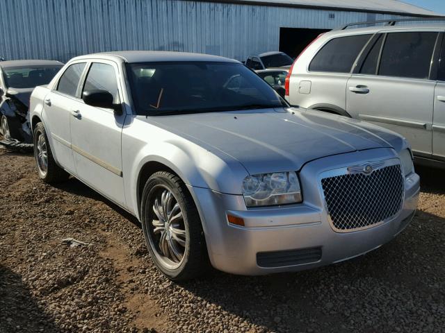 2C3JA43R55H652011 - 2005 CHRYSLER 300 SILVER photo 1