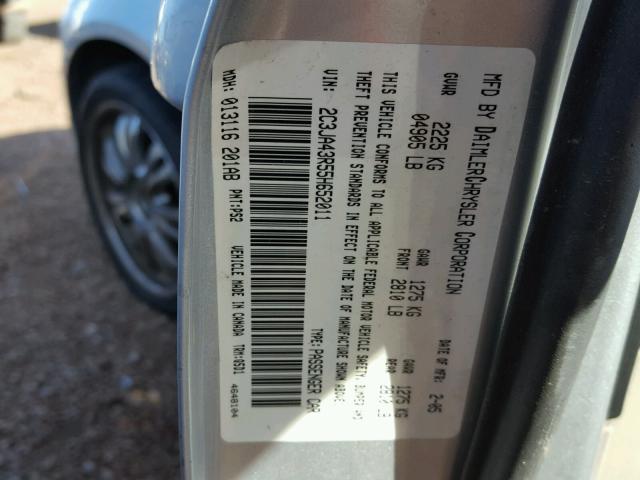 2C3JA43R55H652011 - 2005 CHRYSLER 300 SILVER photo 10