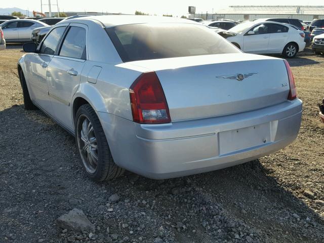 2C3JA43R55H652011 - 2005 CHRYSLER 300 SILVER photo 3