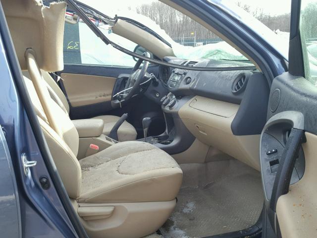 2T3BF4DV2AW077728 - 2010 TOYOTA RAV4 BLUE photo 5