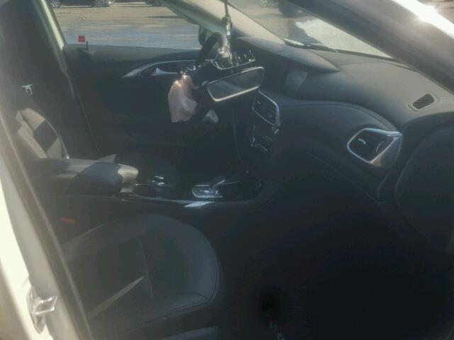 SJKCH5CP8HA039966 - 2017 INFINITI QX30 BASE WHITE photo 5