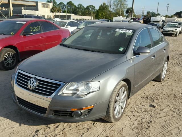 WVWEU73C36P138088 - 2006 VOLKSWAGEN PASSAT 3.6 GRAY photo 2