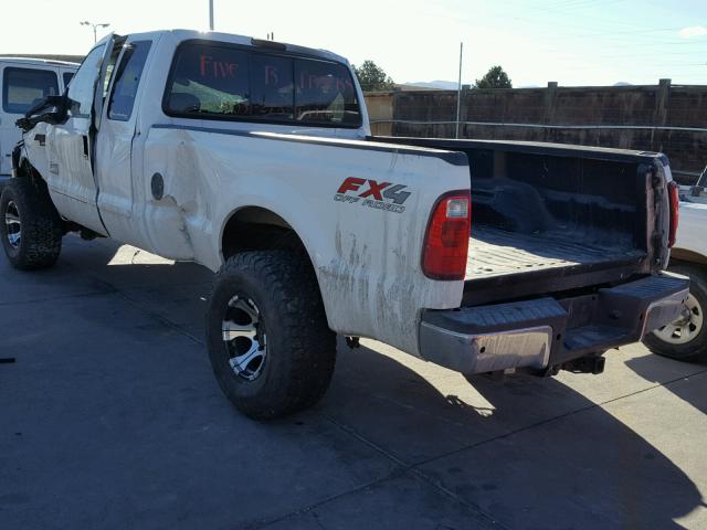 1FTWX31P85EC92476 - 2005 FORD F350 SRW S WHITE photo 3