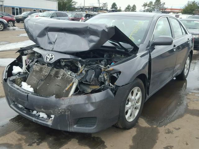 4T4BF3EK6BR101933 - 2011 TOYOTA CAMRY BASE GRAY photo 2