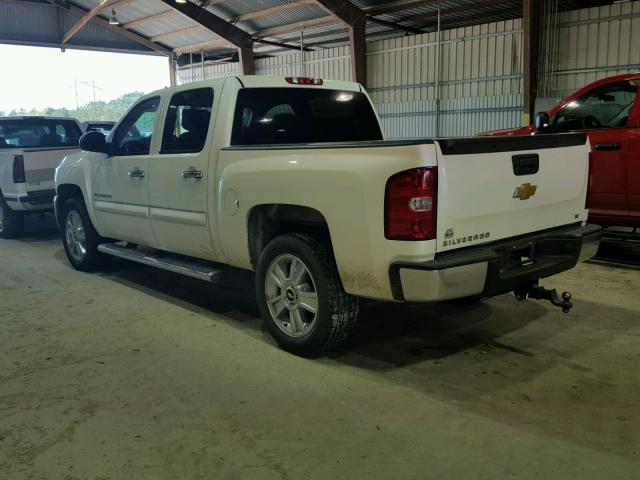 3GCPCSE05DG192382 - 2013 CHEVROLET SILVERADO WHITE photo 3