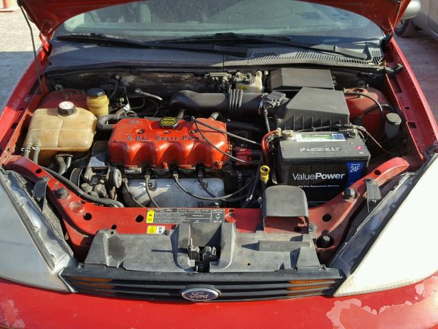 1FAFP34P6YW270346 - 2000 FORD FOCUS SE RED photo 7