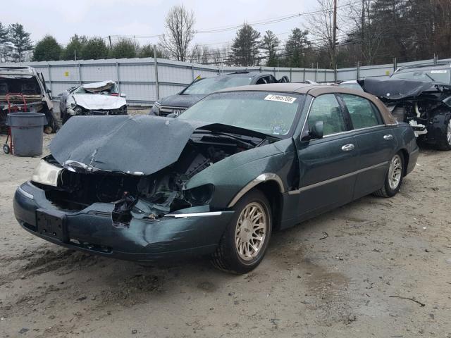 1LNHM82W9XY631134 - 1999 LINCOLN TOWN CAR S GREEN photo 2