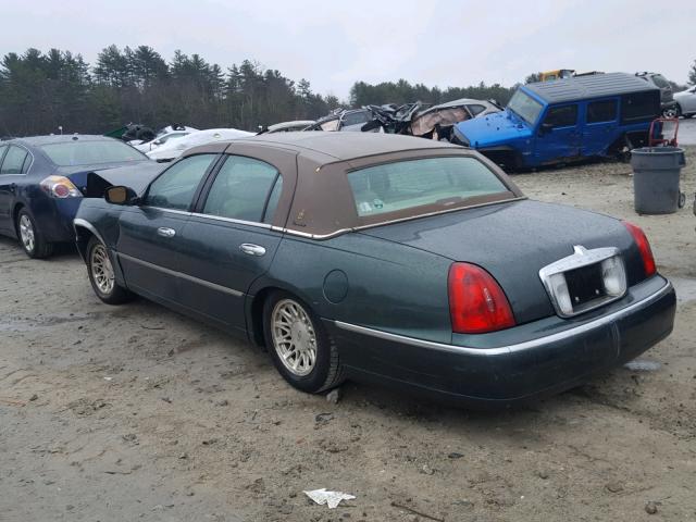 1LNHM82W9XY631134 - 1999 LINCOLN TOWN CAR S GREEN photo 3