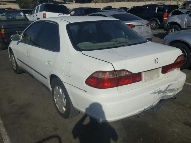 1HGCG5645WA071876 - 1998 HONDA ACCORD LX WHITE photo 3