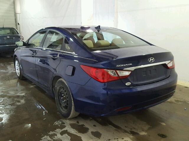 5NPEB4AC7BH016220 - 2011 HYUNDAI SONATA GLS BLUE photo 3