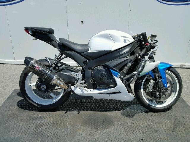 JS1GN7FA3B2101365 - 2011 SUZUKI GSX-R600 WHITE photo 9