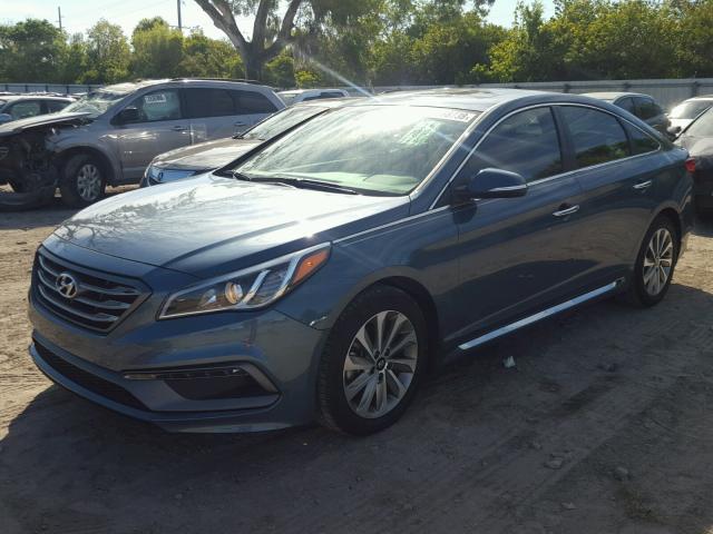 5NPE34AFXHH566625 - 2017 HYUNDAI SONATA SPO BLUE photo 2