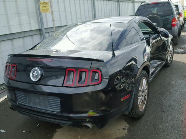 1ZVBP8AM7D5216681 - 2013 FORD MUSTANG BLACK photo 4