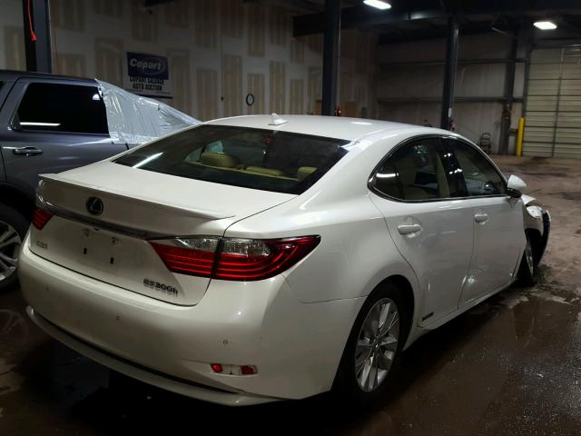 JTHBW1GGXE2070566 - 2014 LEXUS ES 300H WHITE photo 4