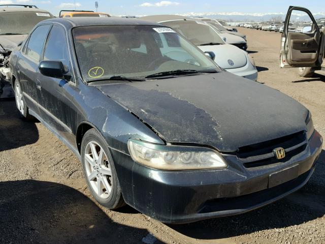 1HGCG1647YA069011 - 2000 HONDA ACCORD LX GREEN photo 1