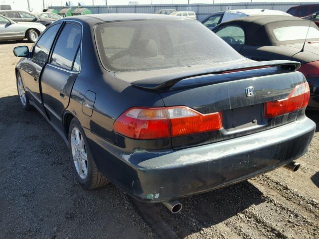 1HGCG1647YA069011 - 2000 HONDA ACCORD LX GREEN photo 3