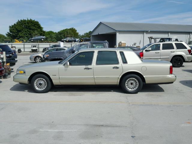 1LNLM81W1VY735304 - 1997 LINCOLN TOWN CAR E BEIGE photo 9