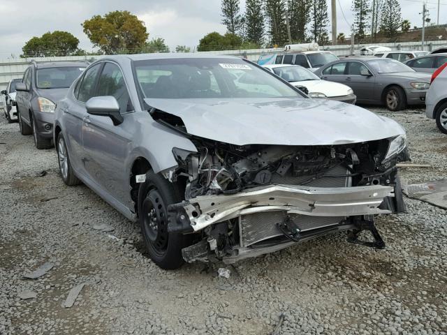 4T1B11HK9JU551356 - 2018 TOYOTA CAMRY L SILVER photo 1