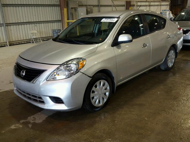 3N1CN7APXDL872944 - 2013 NISSAN VERSA S SILVER photo 2