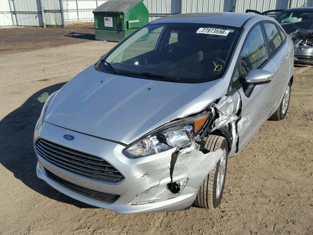 3FADP4BJ0FM219501 - 2015 FORD FIESTA SE SILVER photo 2