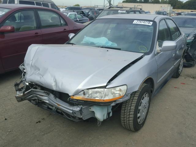 JHMCG66501C017538 - 2001 HONDA ACCORD LX SILVER photo 2