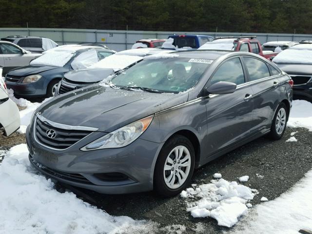 5NPEB4AC8CH311540 - 2012 HYUNDAI SONATA GLS SILVER photo 2