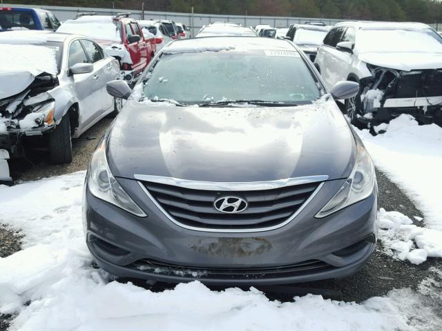 5NPEB4AC8CH311540 - 2012 HYUNDAI SONATA GLS SILVER photo 9