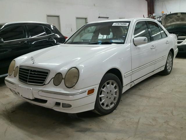 WDBJF65J11B357179 - 2001 MERCEDES-BENZ E 320 WHITE photo 2