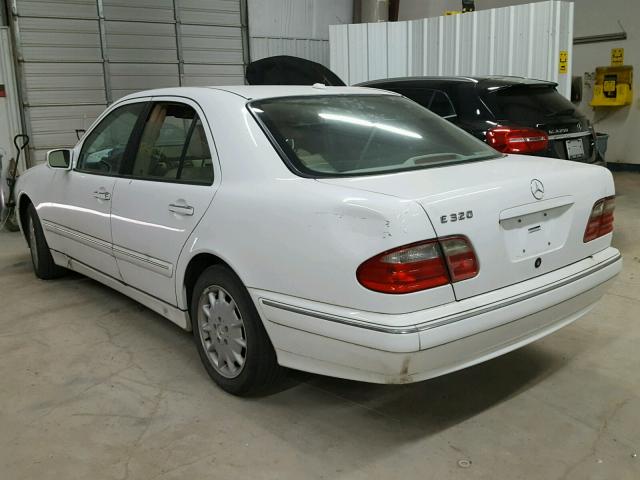 WDBJF65J11B357179 - 2001 MERCEDES-BENZ E 320 WHITE photo 3