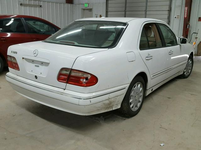 WDBJF65J11B357179 - 2001 MERCEDES-BENZ E 320 WHITE photo 4