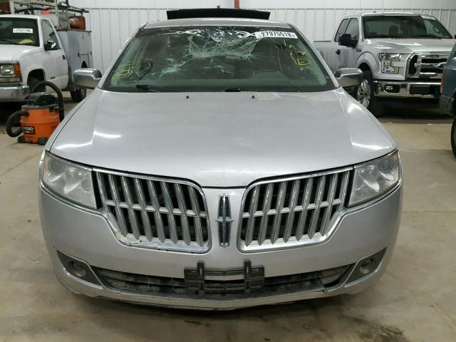 3LNHL2GC7AR652603 - 2010 LINCOLN MKZ SILVER photo 9