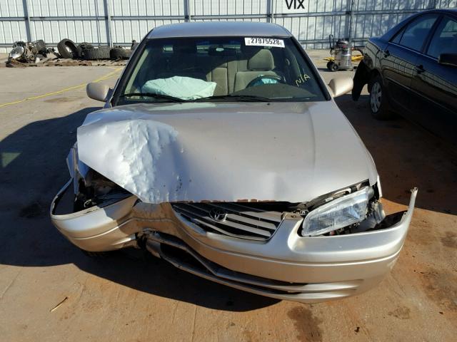 4T1BG22K2XU434403 - 1999 TOYOTA CAMRY CE BEIGE photo 9