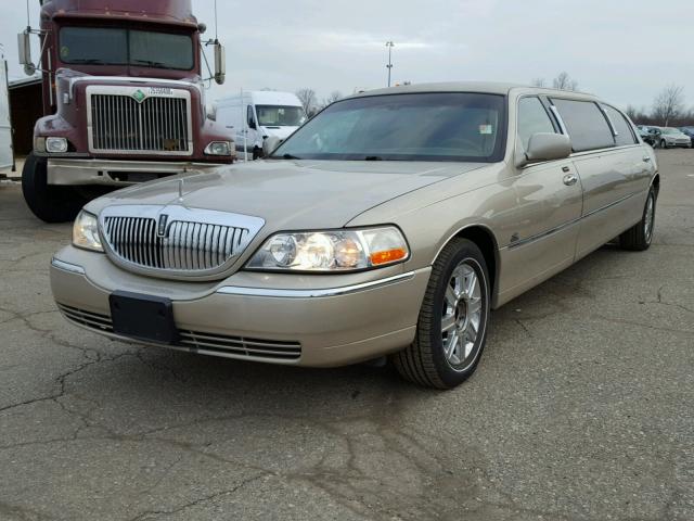 1L1FM88W36Y634674 - 2006 LINCOLN TOWN CAR E GOLD photo 2