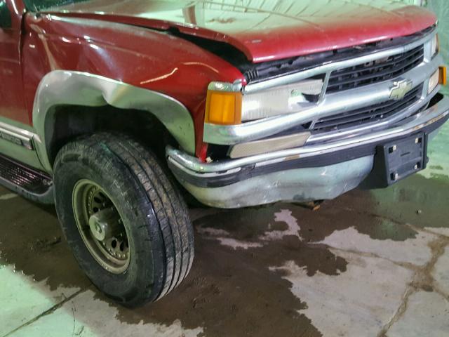 1GNGK26R6WJ330293 - 1998 CHEVROLET SUBURBAN K RED photo 9