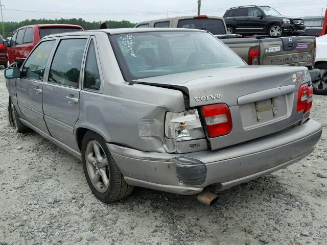 YV1LS5544W1527729 - 1998 VOLVO S70 GRAY photo 3