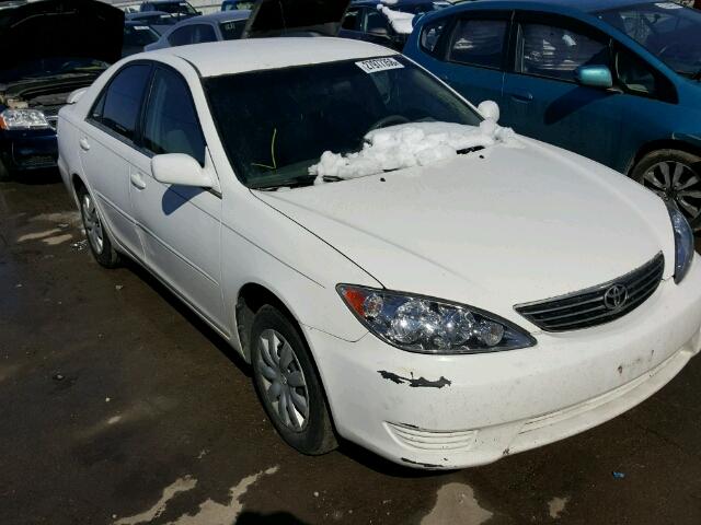 4T1BE32K95U590771 - 2005 TOYOTA CAMRY LE WHITE photo 1