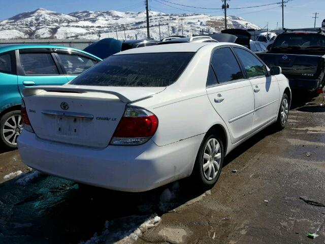 4T1BE32K95U590771 - 2005 TOYOTA CAMRY LE WHITE photo 4