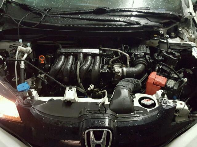 JHMGK5H56GX000140 - 2016 HONDA FIT LX أبيض صورة 7