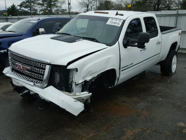 1GT426C83BF168313 - 2011 GMC SIERRA K35 WHITE photo 2