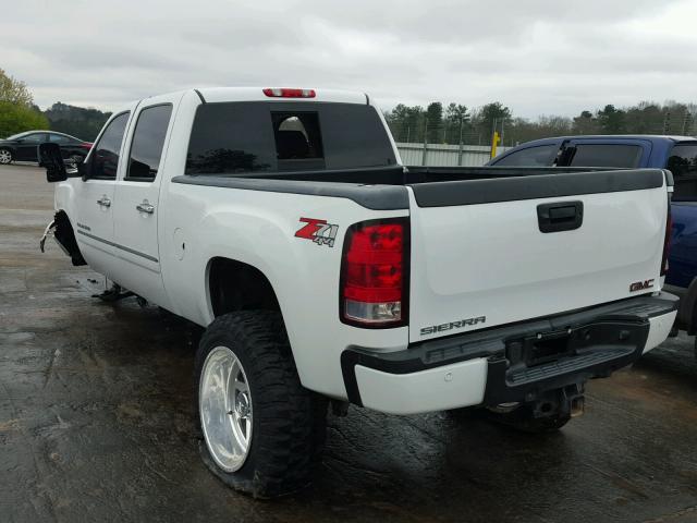 1GT426C83BF168313 - 2011 GMC SIERRA K35 WHITE photo 3