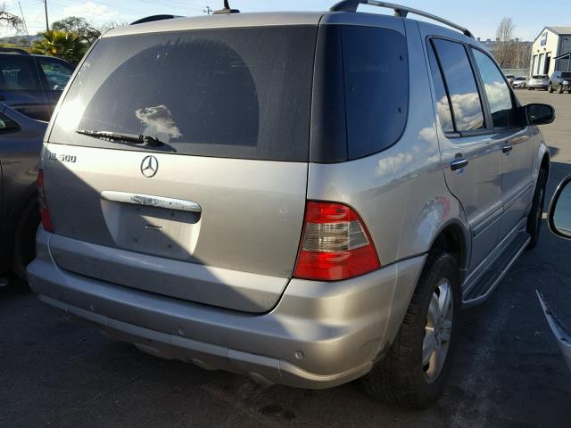 4JGAB75EX5A559757 - 2005 MERCEDES-BENZ ML 500 GRAY photo 4