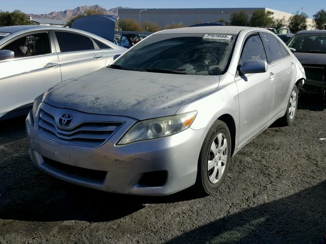 4T1BF3EK3BU215169 - 2011 TOYOTA CAMRY BASE SILVER photo 2