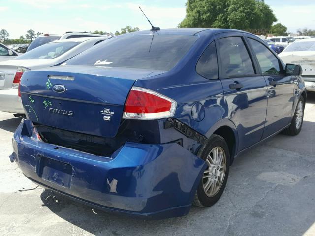 1FAHP35N29W148624 - 2009 FORD FOCUS SE BLUE photo 4