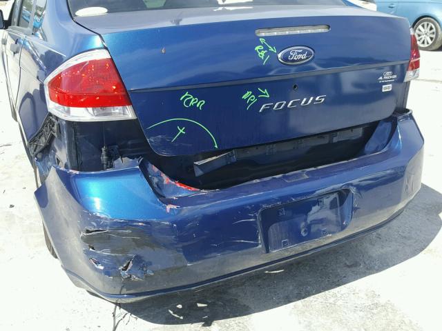 1FAHP35N29W148624 - 2009 FORD FOCUS SE BLUE photo 9